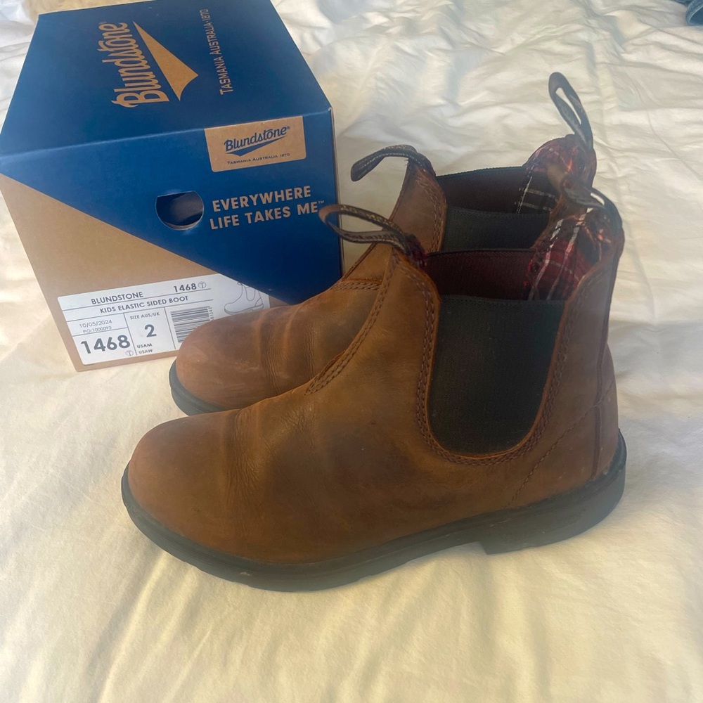 Blundstone boots AU Size 2 / US Size 3